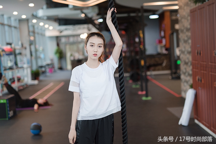 瑜伽女神运动健身夏季韩版速干透气性感背心，穿出你的优雅与文静！