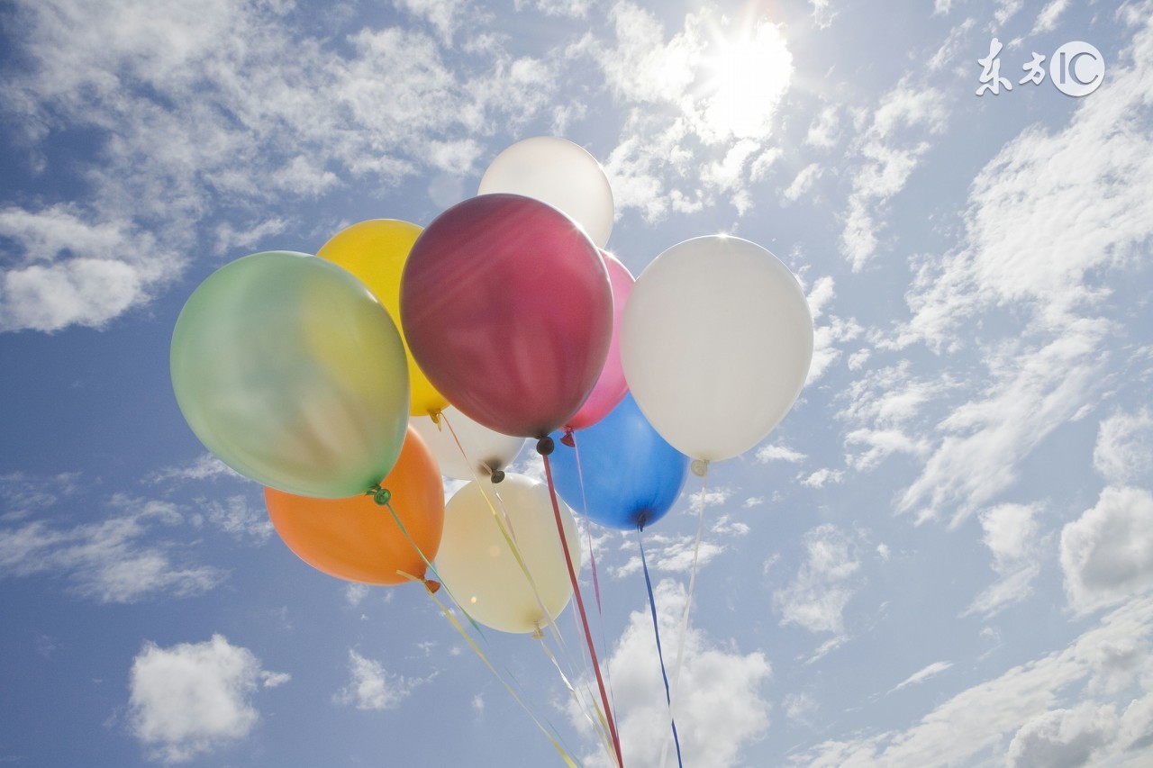 幼儿园气球龙的制作,幼儿园环创恐龙风吊饰