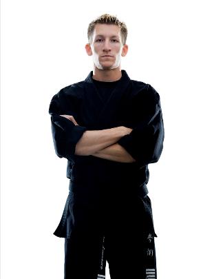 不自信的表现小动作多,不自信的行为有哪些