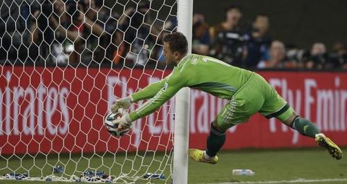 阿金费耶夫武磊,阿金费耶夫2连扑救