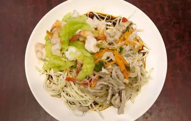 最好吃的冷面推荐,40度的天吃一碗麻辣烫