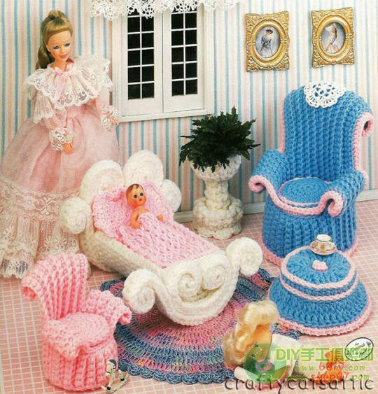 装扮芭比公主家,装扮自己的芭比娃娃