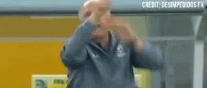 足球加上摇摆的特效,足球特效动图