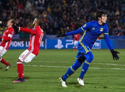 伊朗梅西萨达尔,伊朗梅西晃倒博阿滕