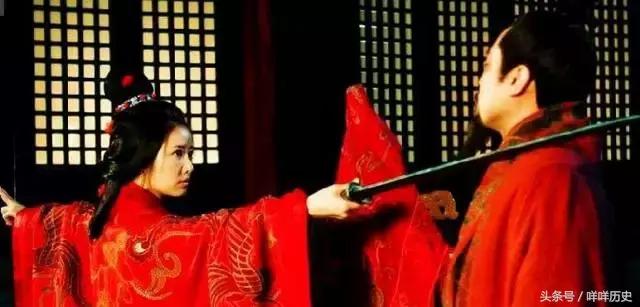 三国演义离间计的故事30字,三国演义小妾出轨