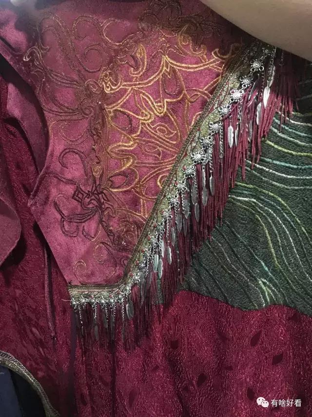 拍戏40度高温穿厚衣服,横店40度拍戏现场