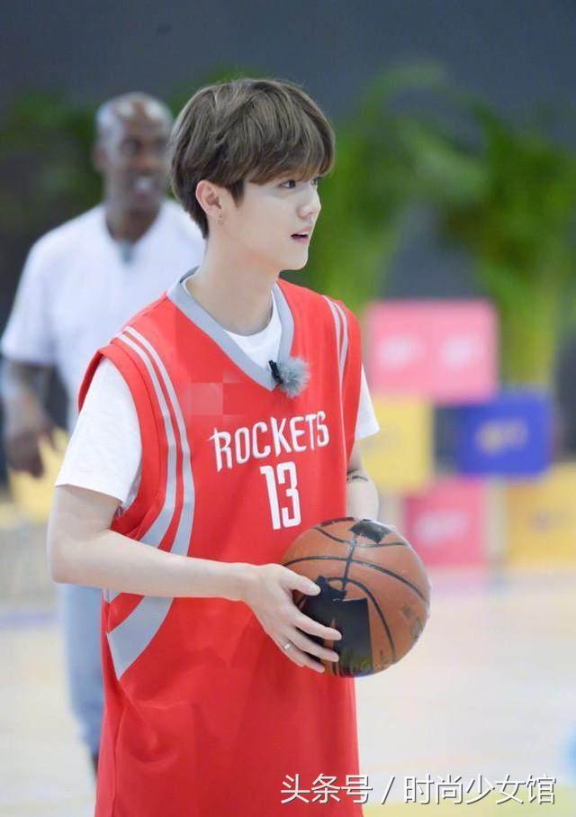 关晓彤鹿晗vs热巴鹿晗,热巴鹿晗未播花絮撕名牌