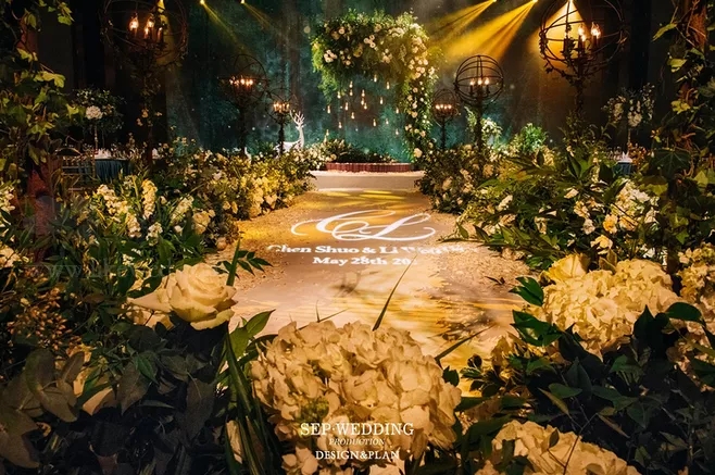 户外婚礼场景布置效果图,红色系婚礼户外布置场景