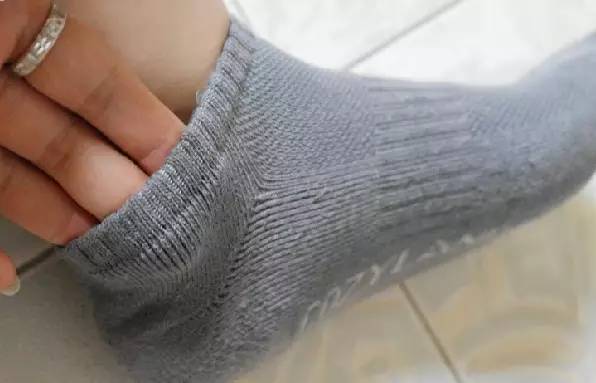袜子破洞了有什么用,袜子破洞怎么变新袜
