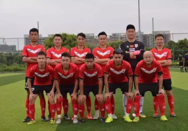 李贝贝的“贵族”足球队来阿坝州了,靓丽足球宝贝精彩助阵