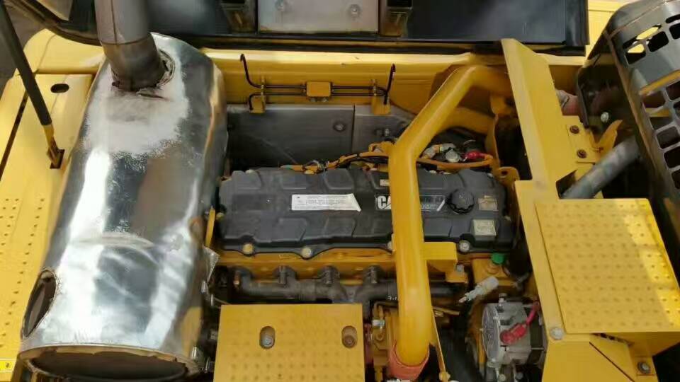 二手挖掘机现场实拍,二手挖掘机直击现场