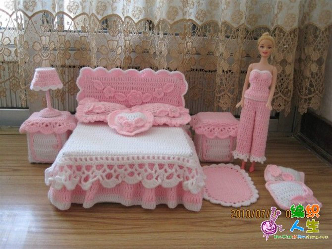 装扮芭比公主家,装扮自己的芭比娃娃