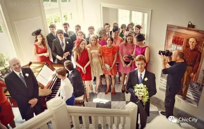 自己diy婚纱照,如何自己制作婚纱邀请函