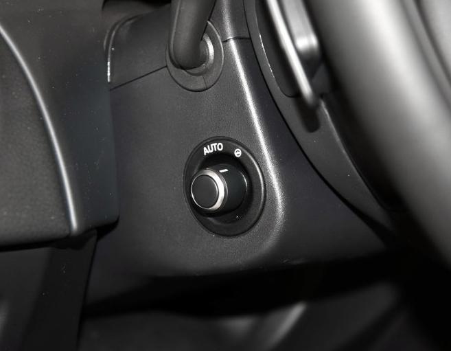 捷豹xjl四驱全景商务版落地多少钱,一步到位买suv