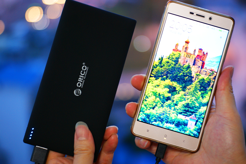 迷你超薄快充大容量充电宝测评,轻磁5000毫安超薄磁吸无线充电宝