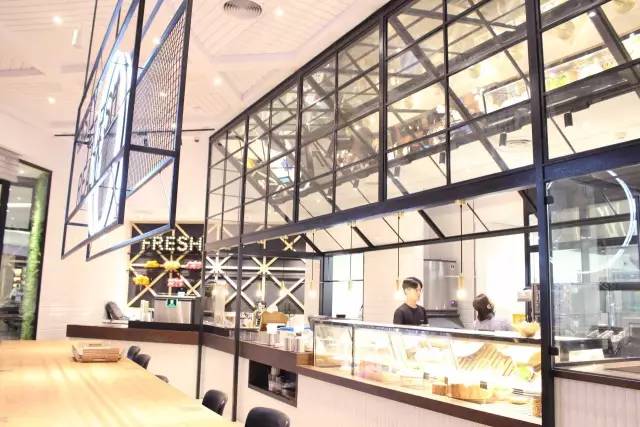 杭州肯德基不好好卖鸡，想干啥？