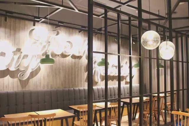 杭州肯德基不好好卖鸡，想干啥？