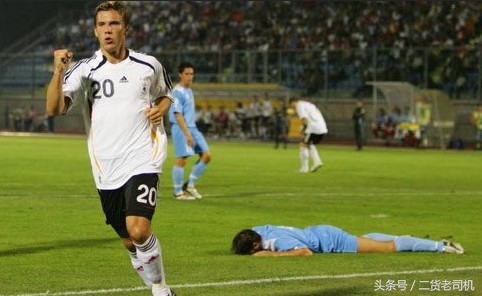 足坛20大奇葩时刻,足坛十大奇葩进球视频