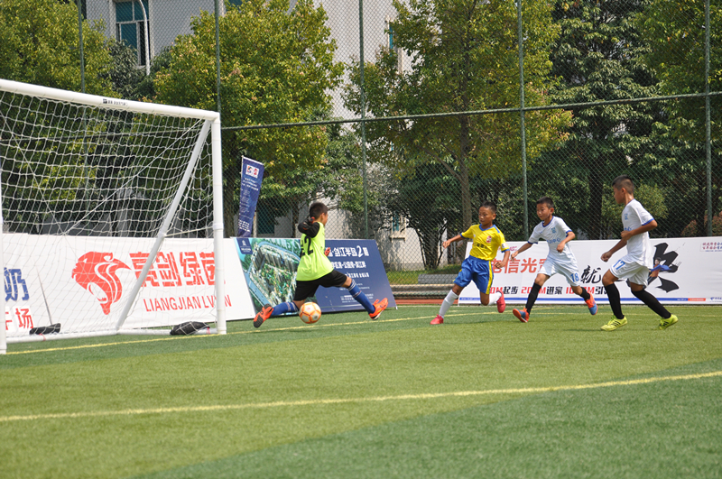 郜林打飞集锦,郜林脚后跟挑球过人