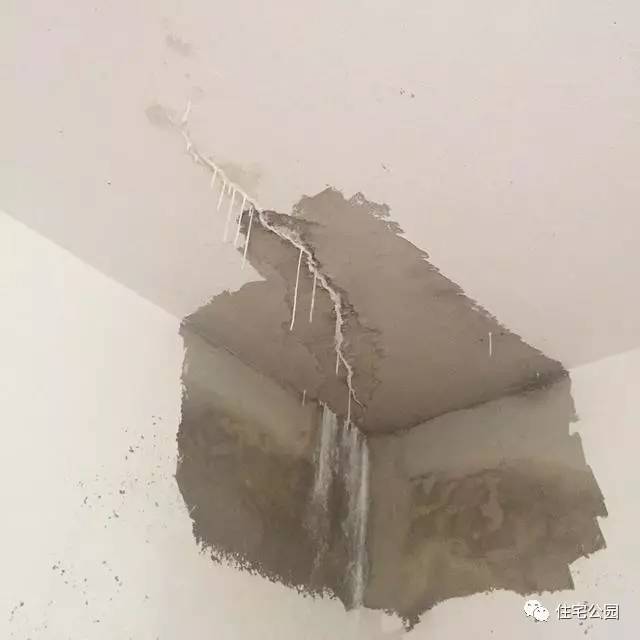 屋顶漏水有没有简单的修补方法,屋顶漏水最新修补方法