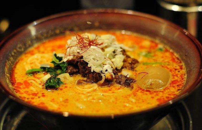 旋转小火锅一元一串为什么能赚钱,一元一串旋转小火锅