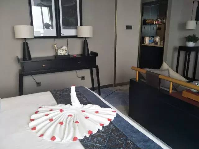 「“魏”资讯」论服务创新，我只服瑞贝卡大酒店