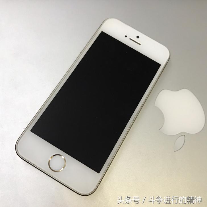 开箱一台全新的iphone5s,全新iphone5s开箱