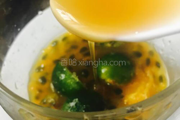 原来百香果有这么多做法,百香果超爽的吃法一整个剥下来