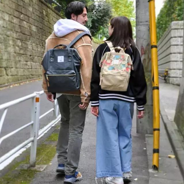 这款唐嫣同款的包包是什么牌子的,唐嫣杨幂同款包