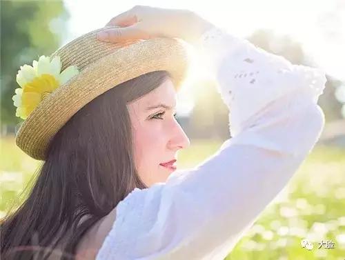 遮眼袋步骤图大全,三个动作去除大眼袋年轻18岁