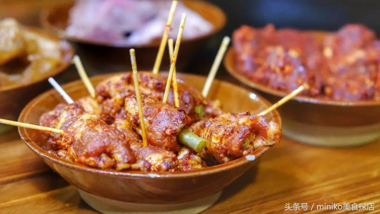 只卖红锅的火锅,只卖红汤的火锅