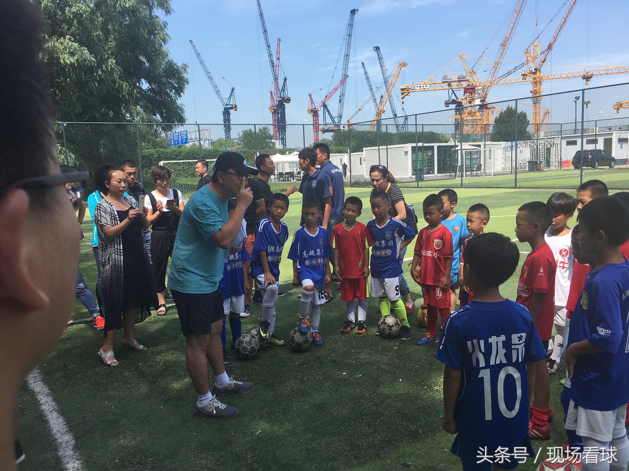 激情星期六:京鲁大战激烈精彩,足球小将厉害可爱!|看球记