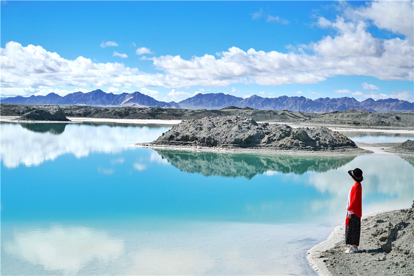大柴旦翡翠湖美的像仙境,美丽的大柴旦翡翠湖宛如仙境