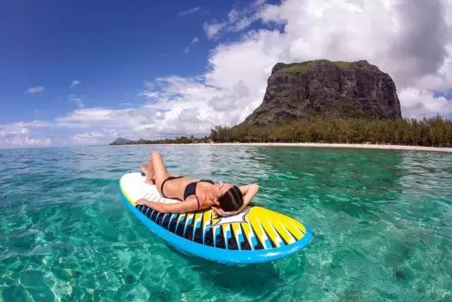 汗!又要高温了?|九寨沟20人遇难,余震1741个|怎么避免教出熊孩子?|《建军大业》赠票送你