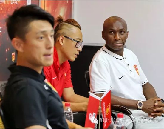 场上他是中超顶级外援，场下他是一名网红，学中文要给球迷正能量