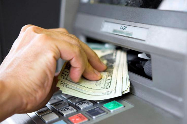 信用卡多还的钱能取出吗,信用卡不小心少还了几毛钱