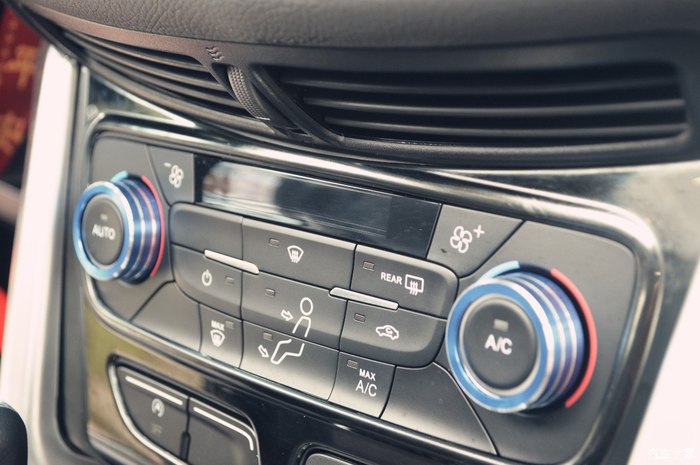 福特翼虎1.6两驱上路实测,新福特翼虎无尽之旅探索冬日秘境