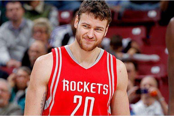 劳森与莫泰决赛,莫泰和劳森哪年来的山东