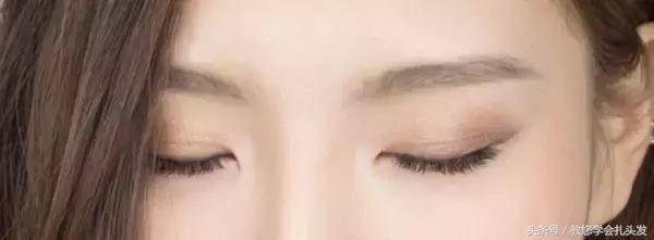 短发扎马尾好看的发型简单,短发发型怎么扎简单好看低马尾