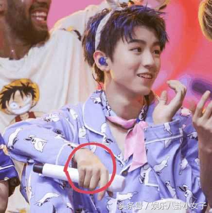 易烊千玺三小只演唱会同台跳舞,三小只易烊千玺现状