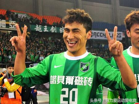 曾是*疆新**足球骄傲，被一个城市宠爱，如今只能混迹次级联赛预备队