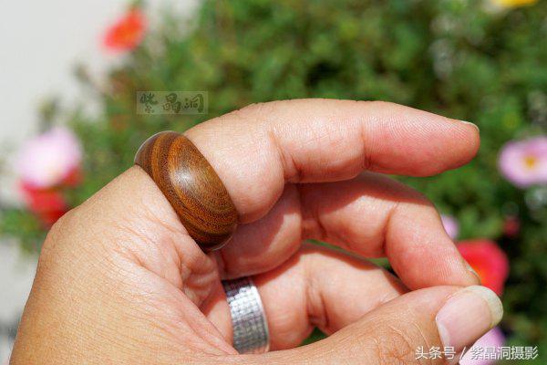 我们是谁？游客！我们做啥？木工！怎么做？打酱油！