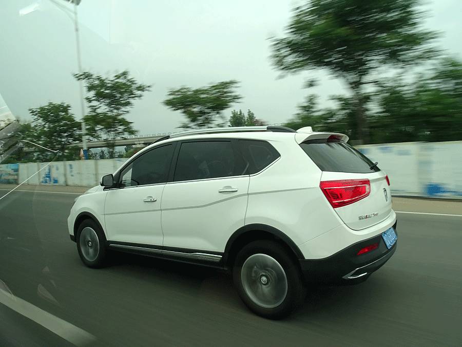 宝骏560半自动挡值得入手吗,2019款全新宝骏560自动挡顶配