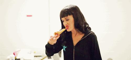 全宇宙最能吃的女明星，吃天吃地吃自己！