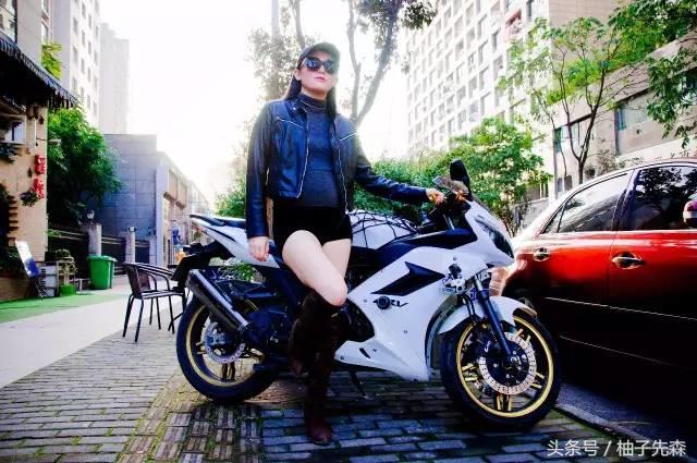 代言娃哈哈的小女孩,博学多才的娃哈哈代言人