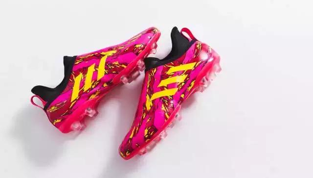 迷妹们都爱买爱豆代言的产品表忠心,这双暂时买不到的鞋先来了解