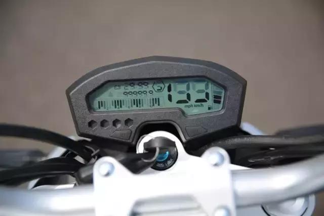 小幽灵ad125摩托评测,小幽灵ad125摩托车