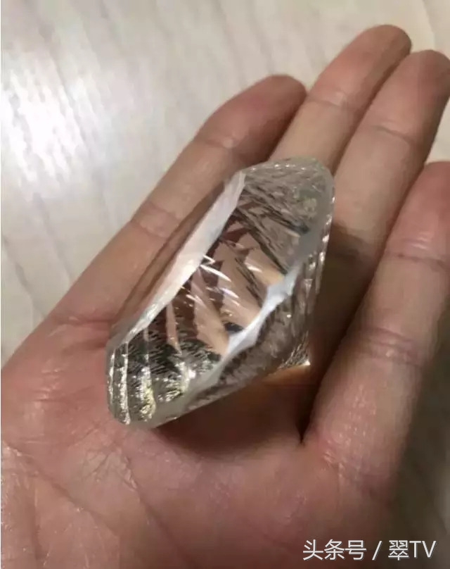 假货大王自称身家超王健林,拥有世界上最大的珠宝王国