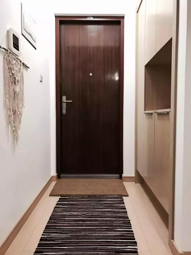 老公在打工老婆在家打扮,老公外面打工老婆在家装病