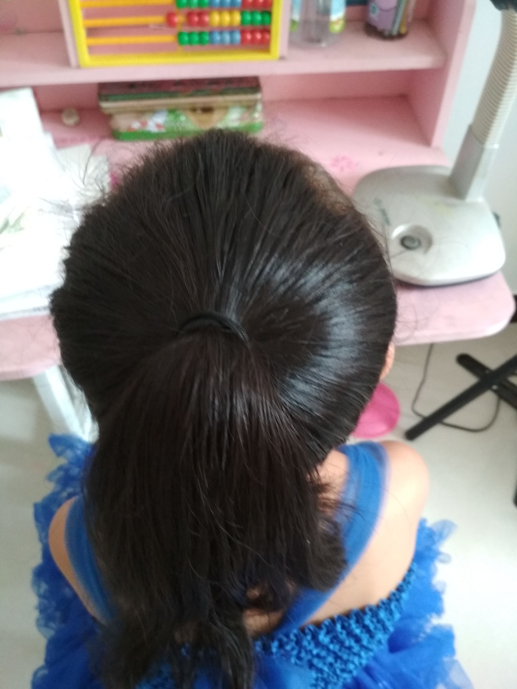 兔耳立体蝴蝶结发型,带有小狐狸耳朵的超简单发型